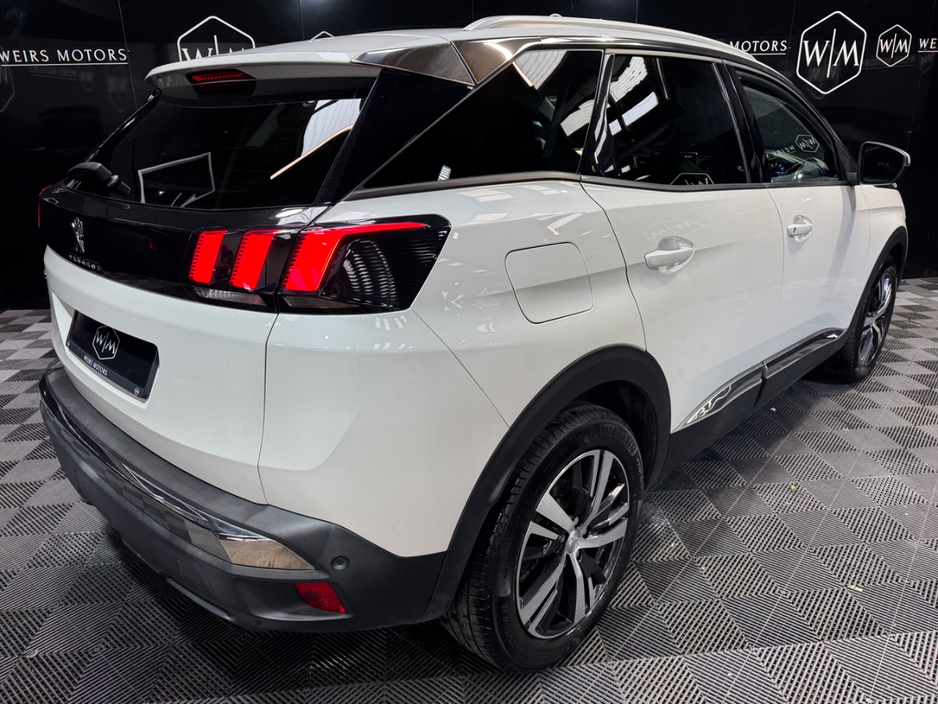 2020 Peugeot 3008 - image 9