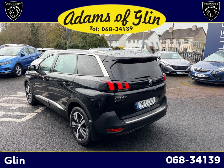 2024 Peugeot 5008 - image 8