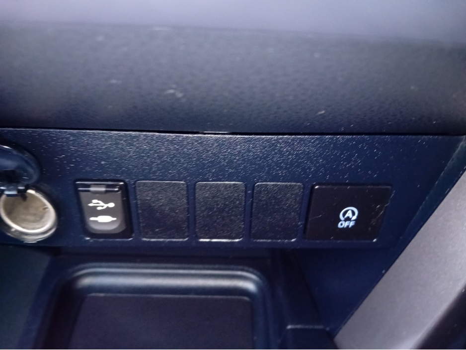 2017 Toyota Rav4 - image 24