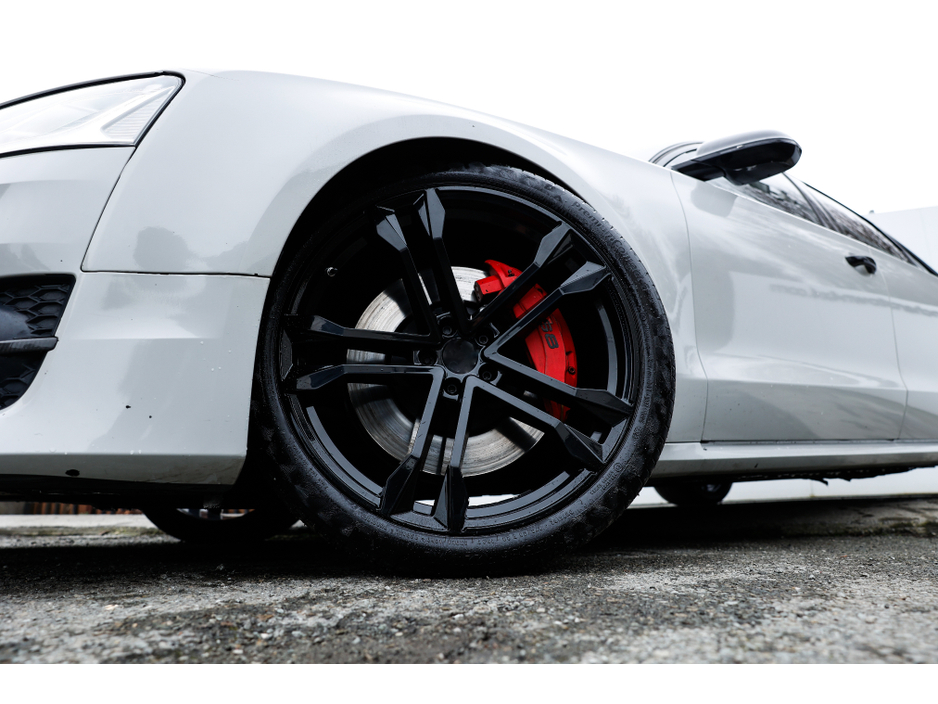 2016 Audi S8 - image 15