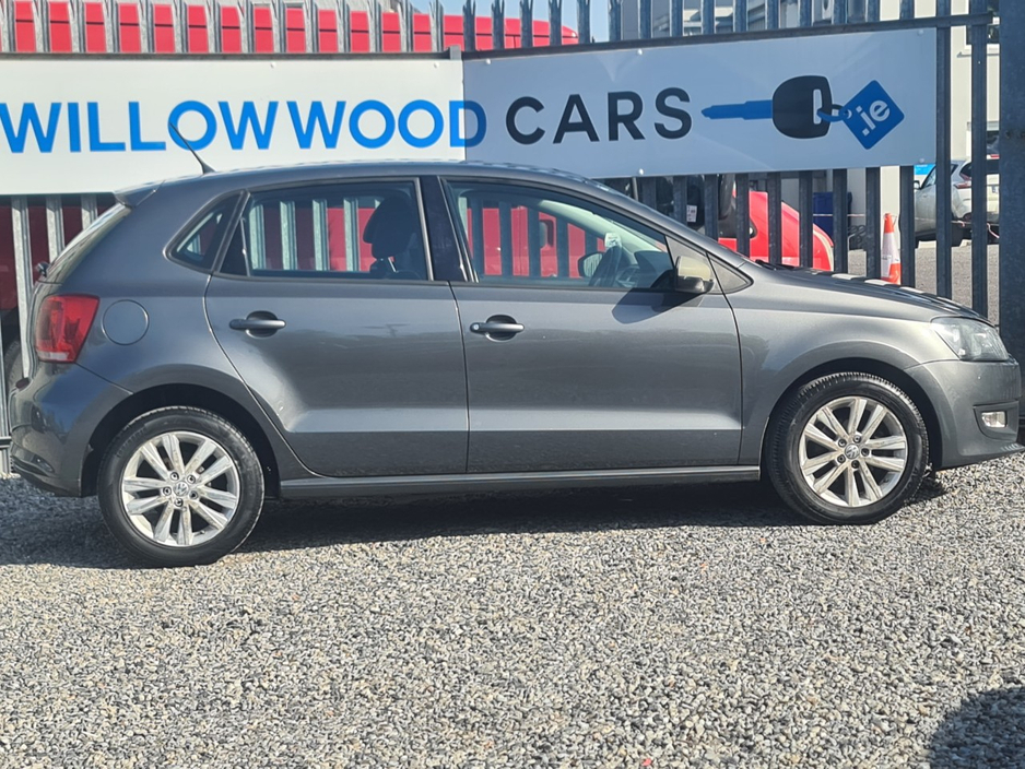 2013 Volkswagen Polo - image 5