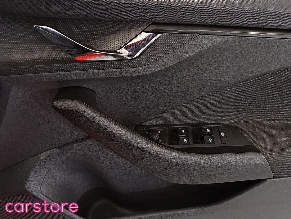 2020 Skoda Kamiq - image 18