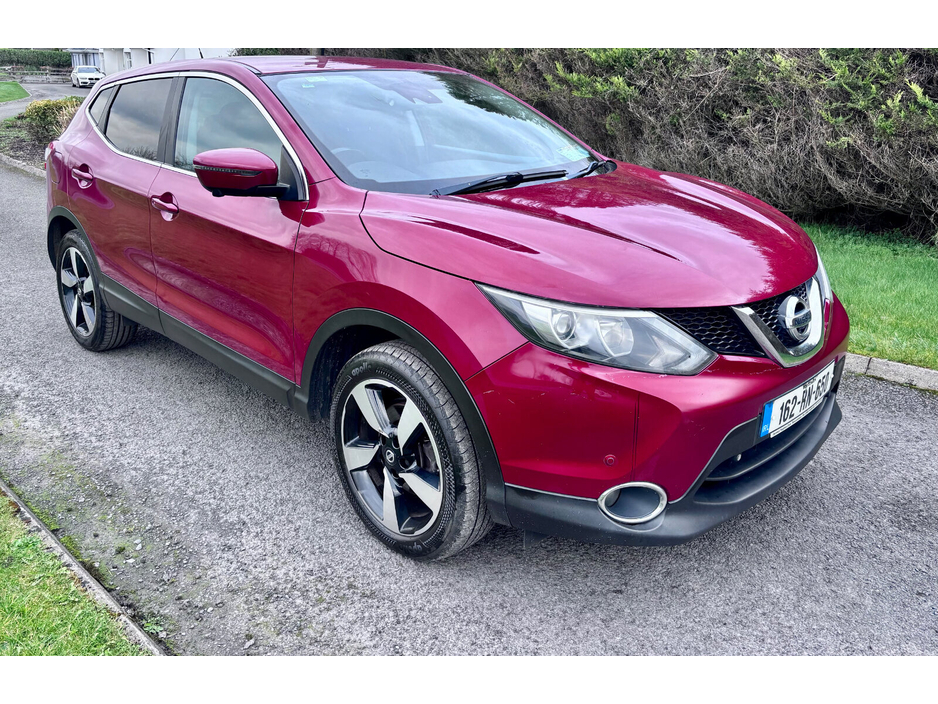 2016 Nissan Qashqai - image 2