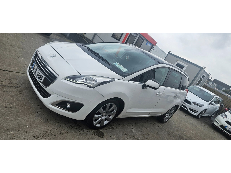 2016 Peugeot 5008 - image 7