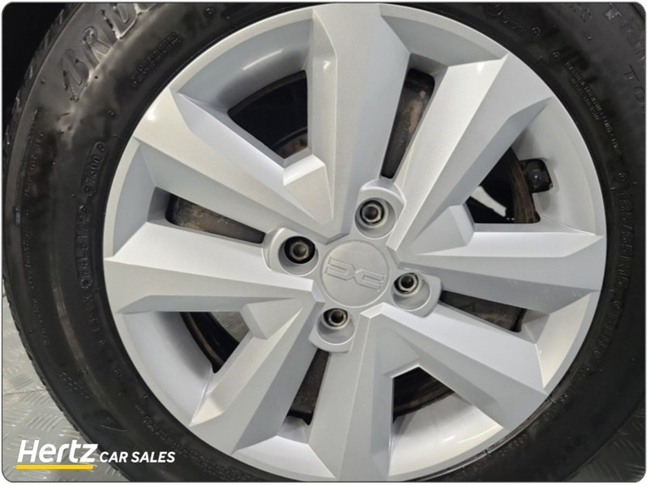 2023 Dacia Sandero - image 11