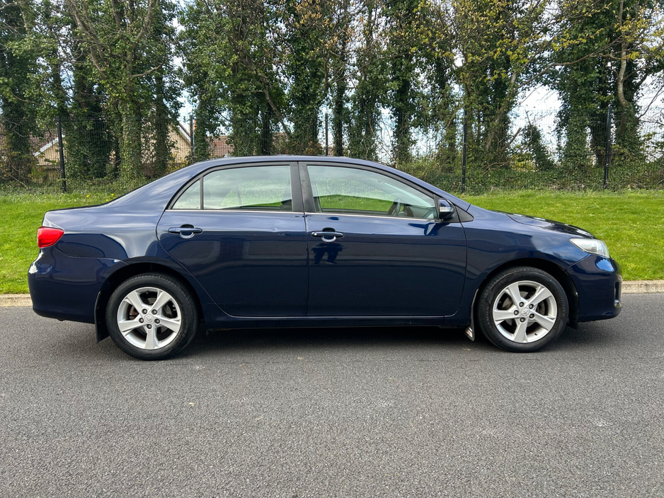 2011 Toyota Corolla - image 3