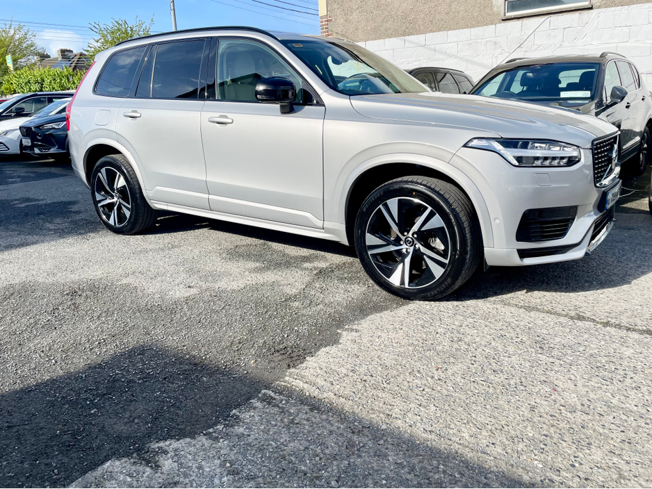 2023 Volvo XC90 - image 2