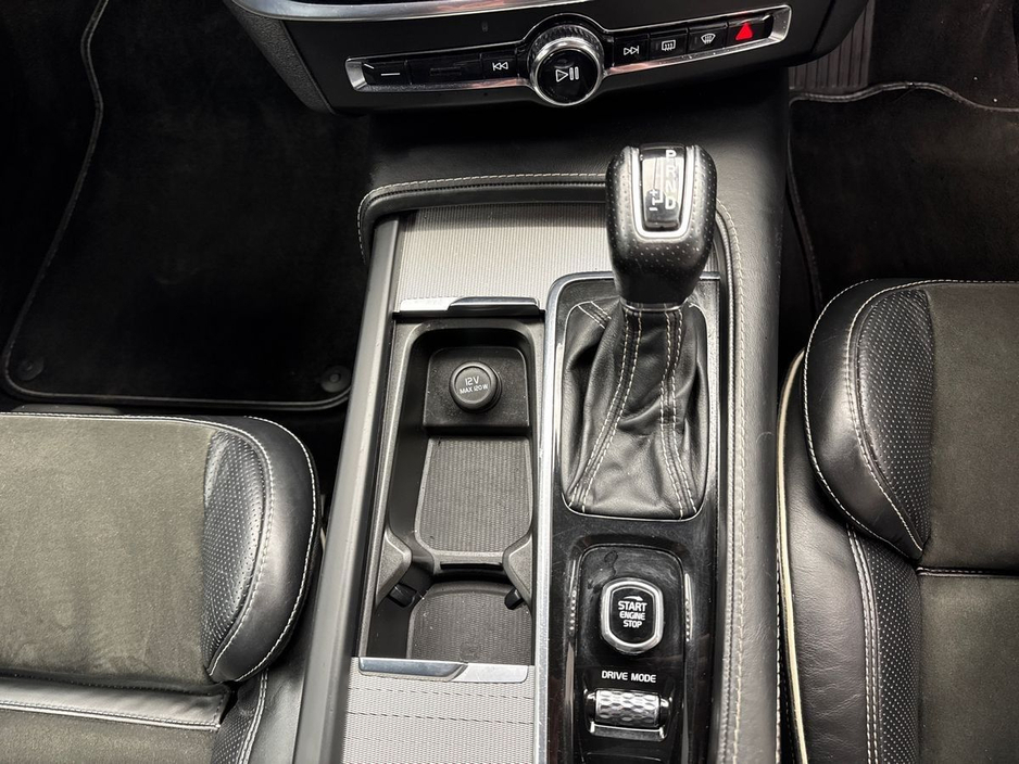2018 Volvo S90 - image 16