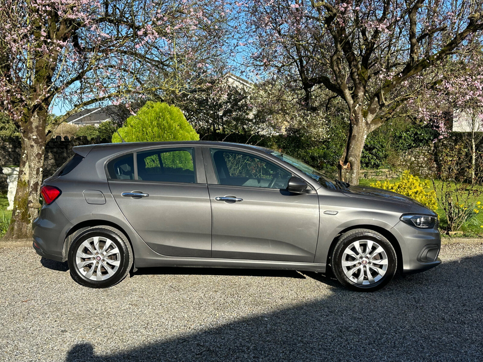 2017 Fiat Tipo - image 3