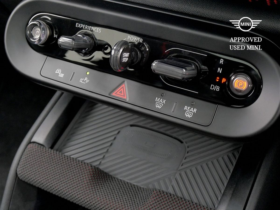 2025 MINI Hatch Cooper C 3 Door €39,900
