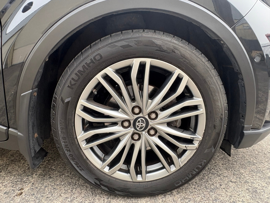 2022 Toyota C-HR - image 17