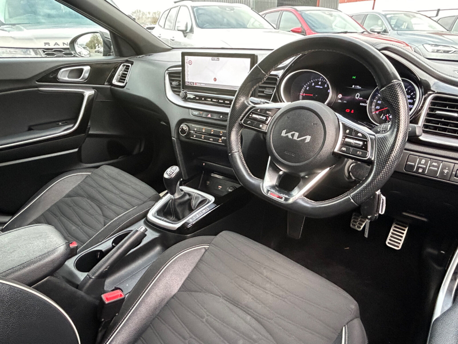 2023 Kia Ceed - image 4