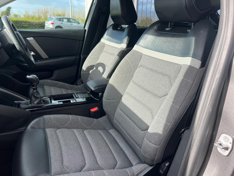 2022 Citroen C4 - image 8