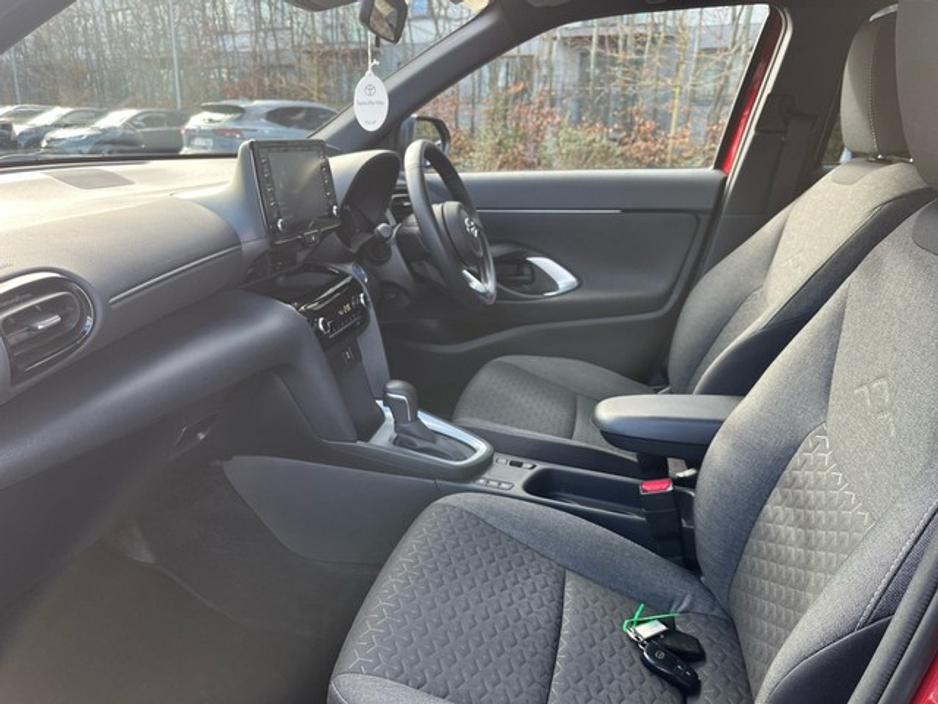 2023 Toyota Yaris Cross YARIS CROSS LUNA SPORT €28,950
