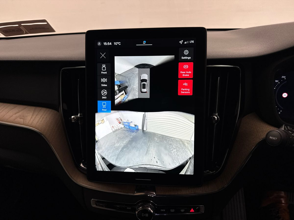 2026 Volvo XC60 - image 17