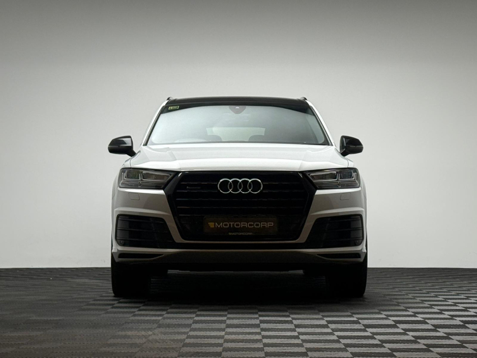 2019 Audi Q7 - image 2