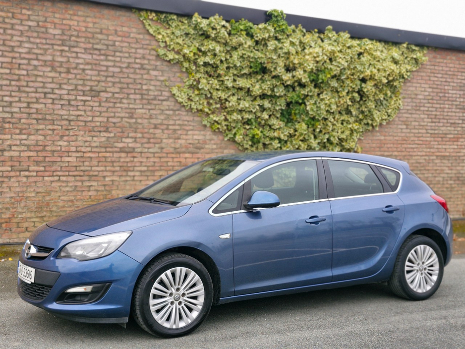 2015 Opel Astra - image 8