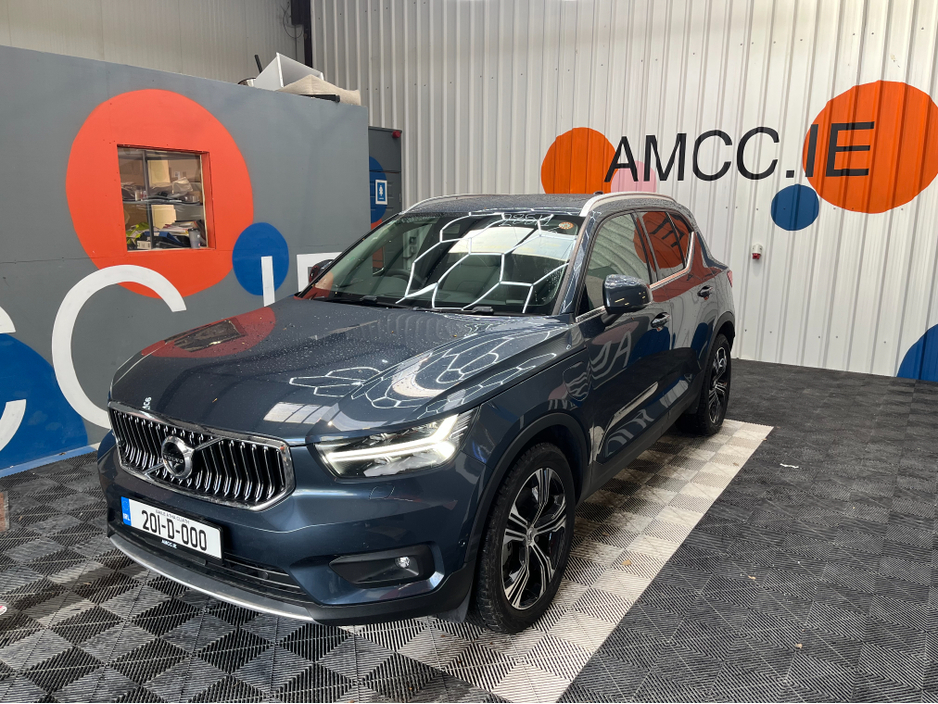 2020 Volvo XC40 - image 5
