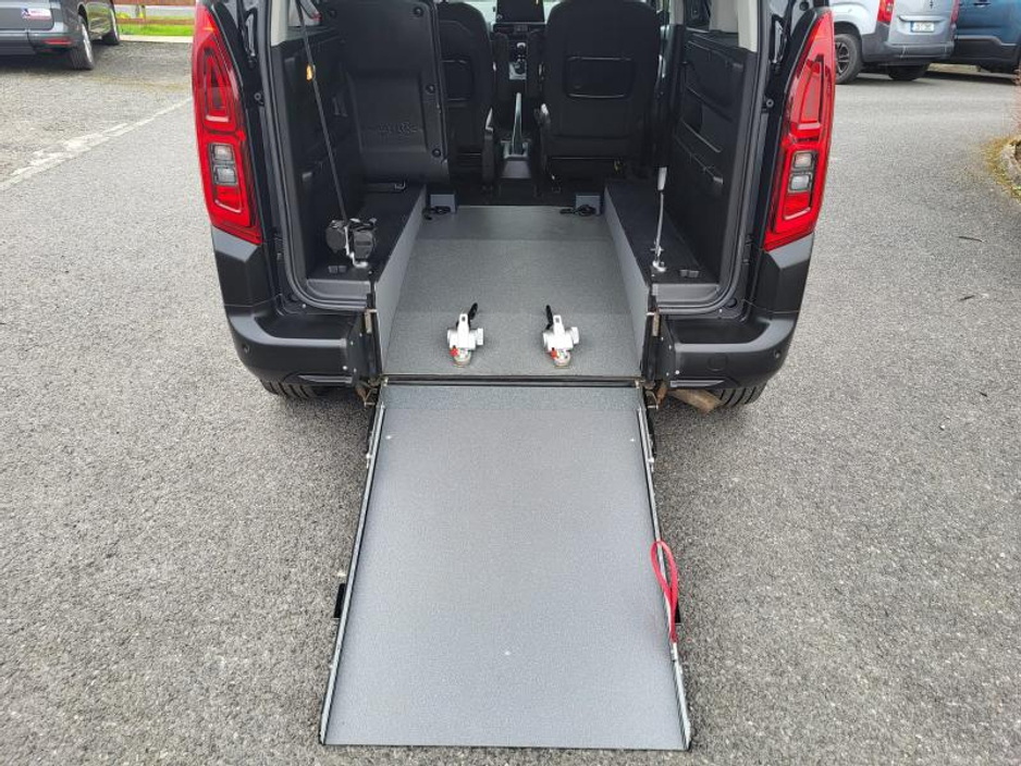 2023 Citroen Berlingo - image 12