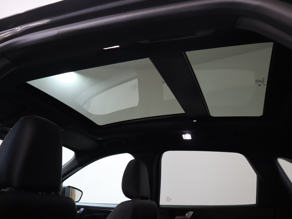 2022 Ford Kuga - image 11