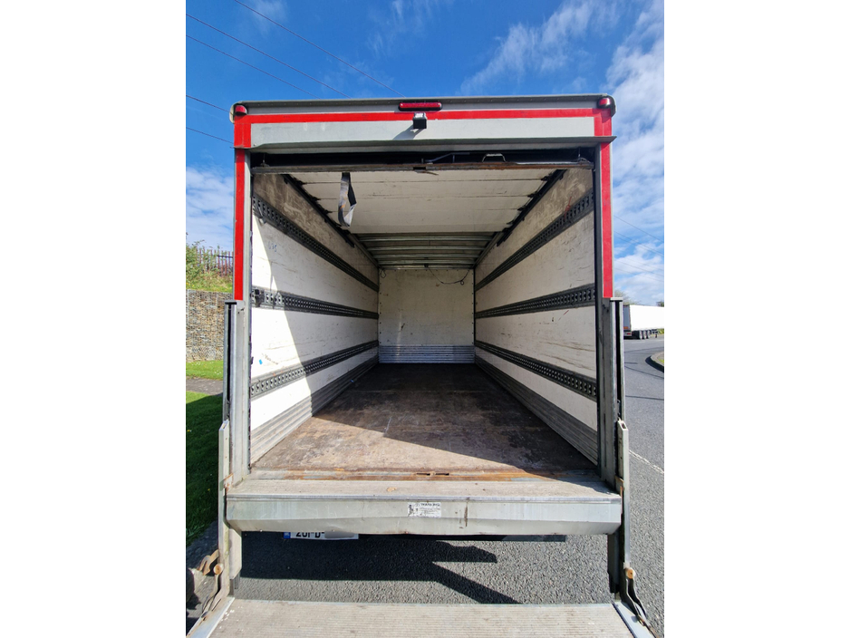 2020 Mercedes-Benz Sprinter - image 4