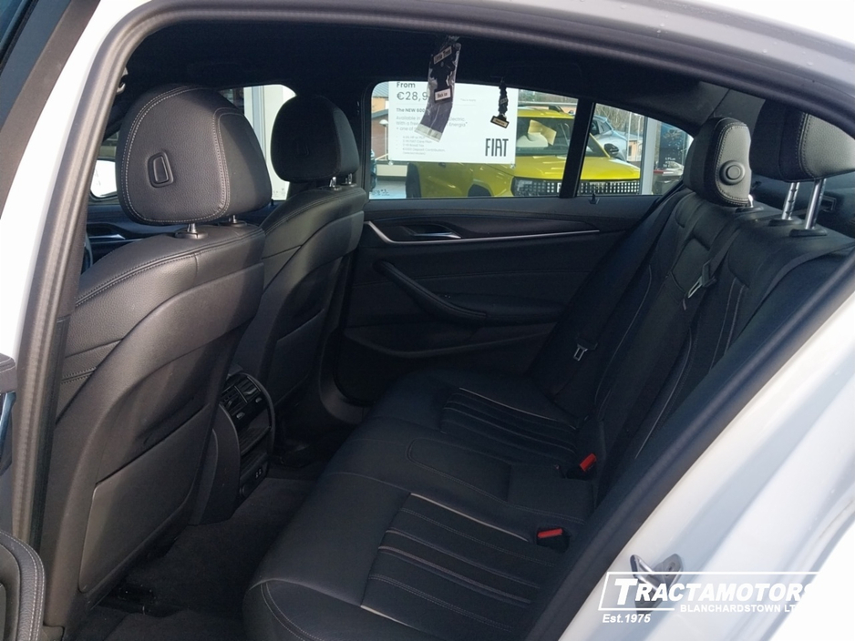 2023 BMW 5 Series - image 6