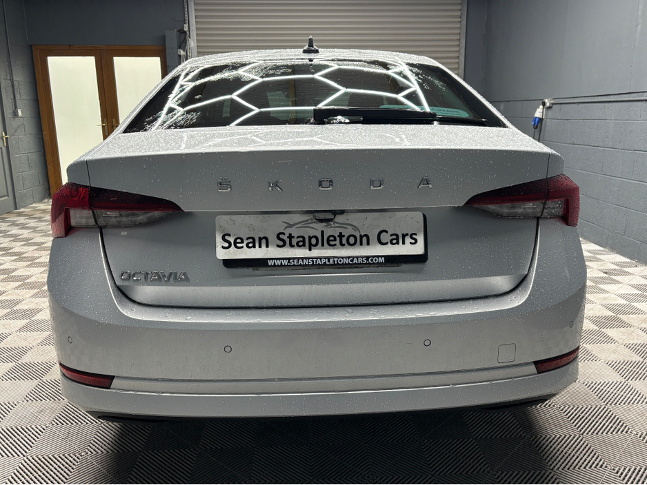 2021 Skoda Octavia - image 6