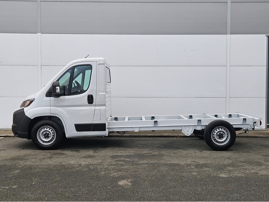 2026 Opel Movano Chassis-cab 2.2 140PS €31,378
