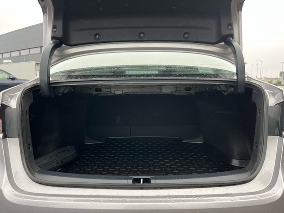 2022 Toyota Corolla - image 10