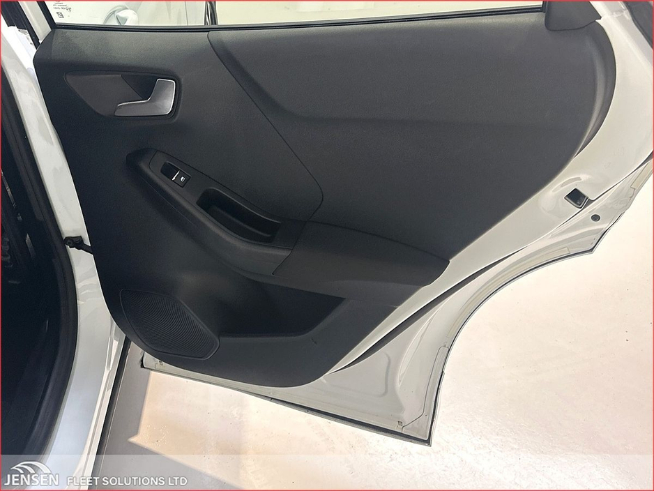 2022 Ford Puma - image 18