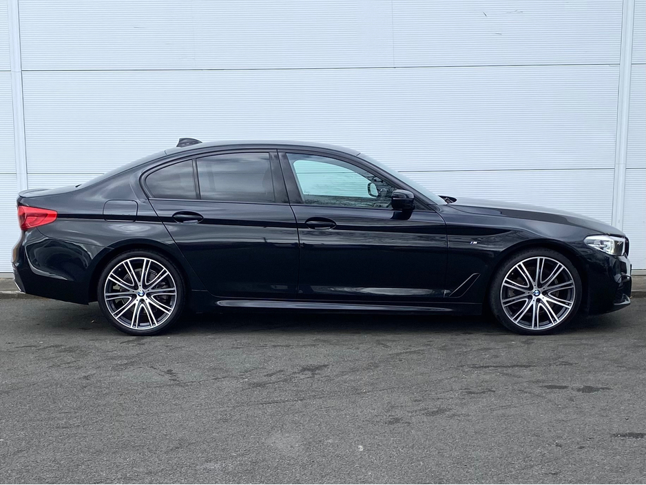 2020 BMW 5 Series - image 4