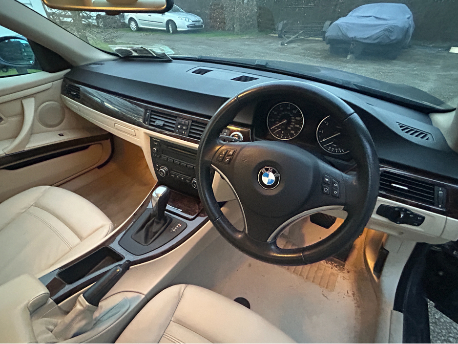 2008 BMW 3 Series - image 10