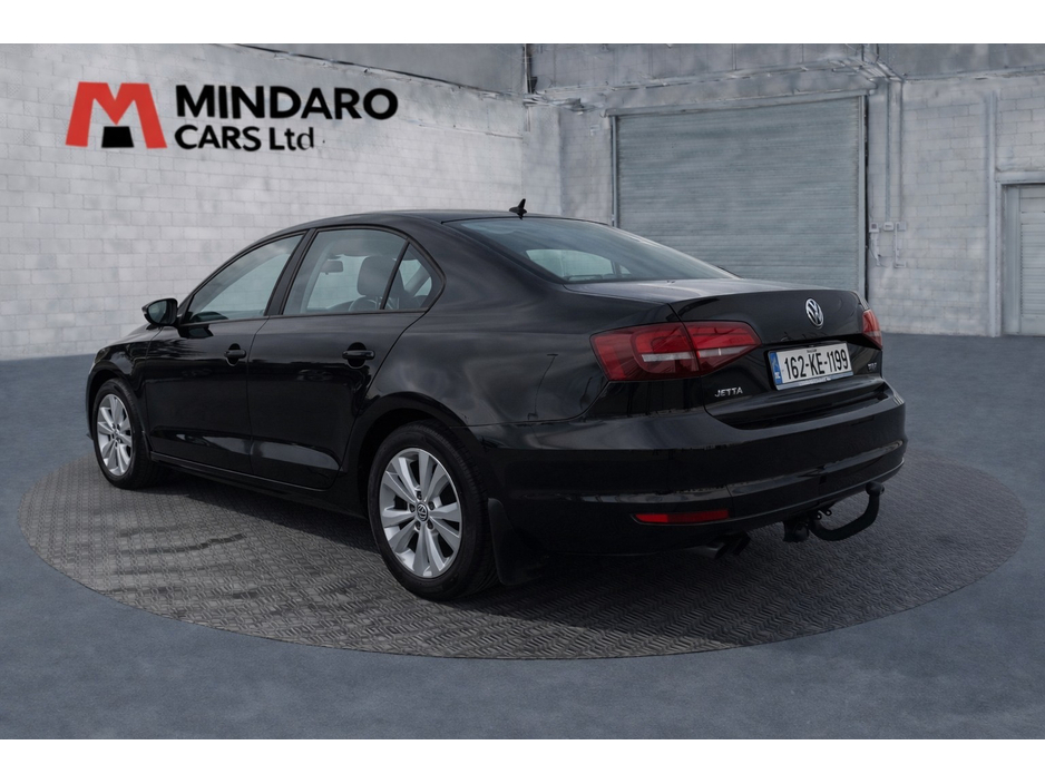 2016 Volkswagen Jetta - image 4