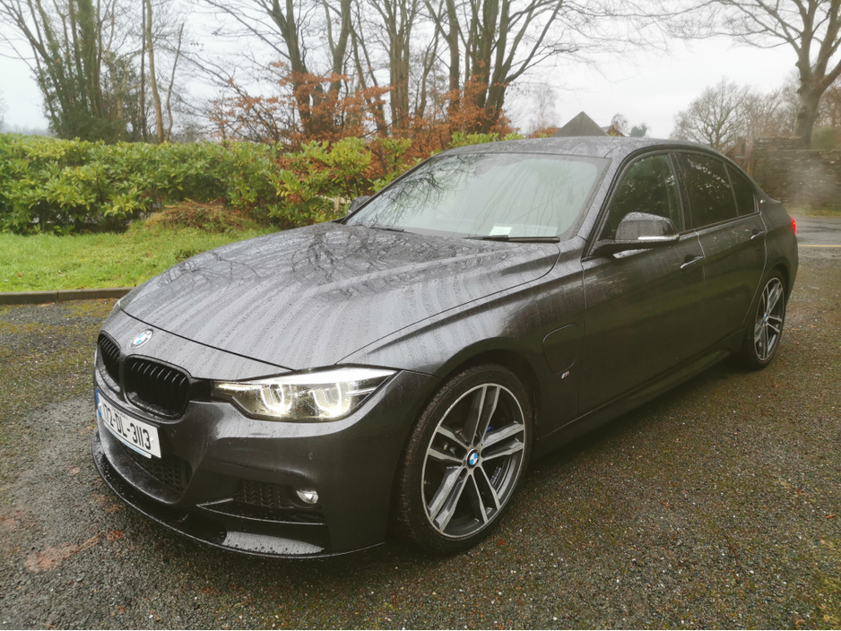 2017 BMW 3 Series - image 28