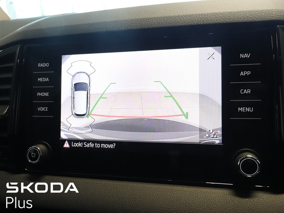 2023 Skoda Karoq - image 16