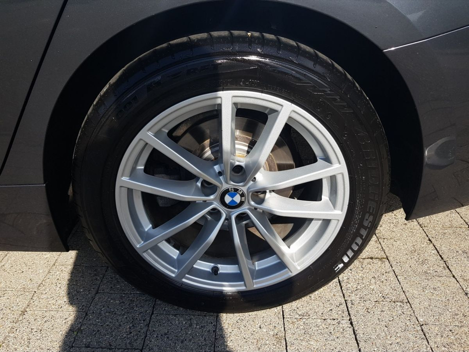 2021 BMW 3 Series - image 13