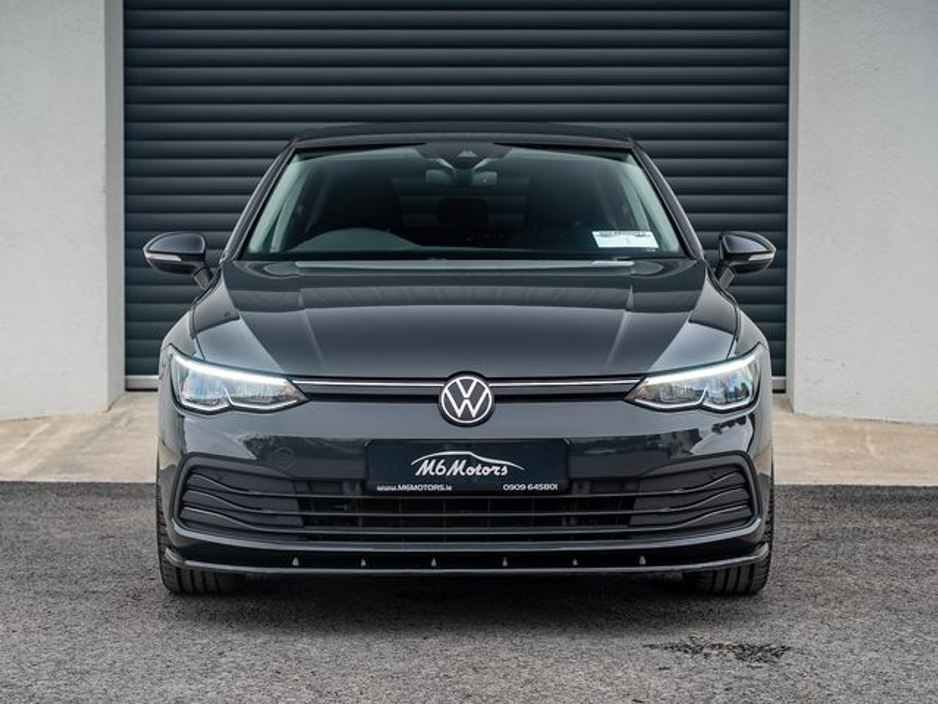 2023 Volkswagen Golf - image 2