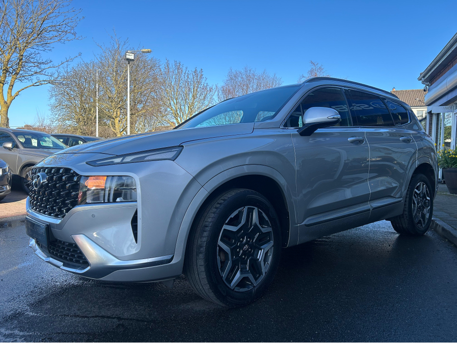 2022 Hyundai Santa Fe - image 5