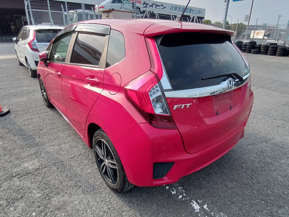 2016 Honda Fit - image 4