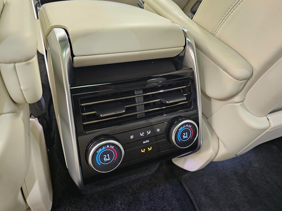 2025 Land Rover Range Rover - image 22