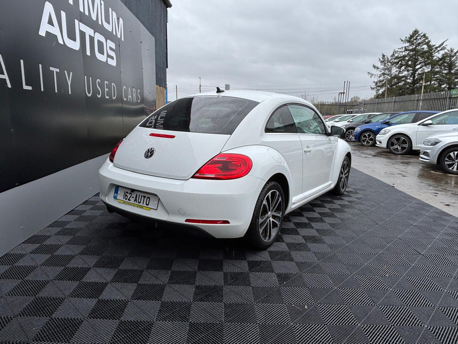 2016 Volkswagen Beetle - image 2
