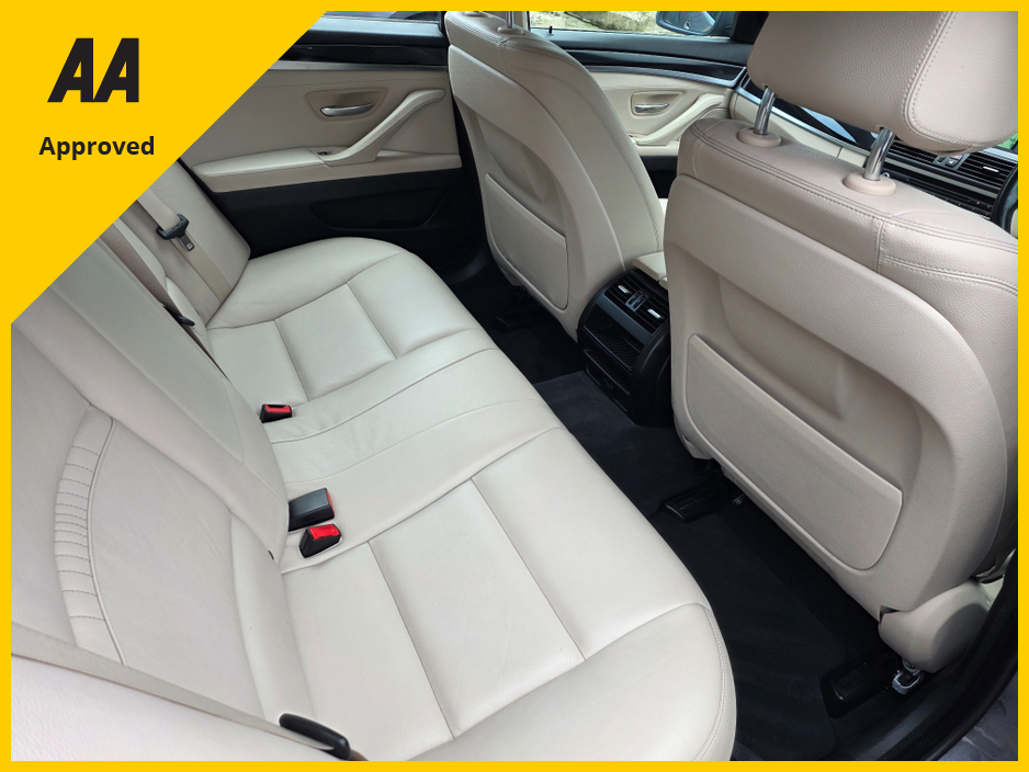 2016 BMW 5 Series - image 11