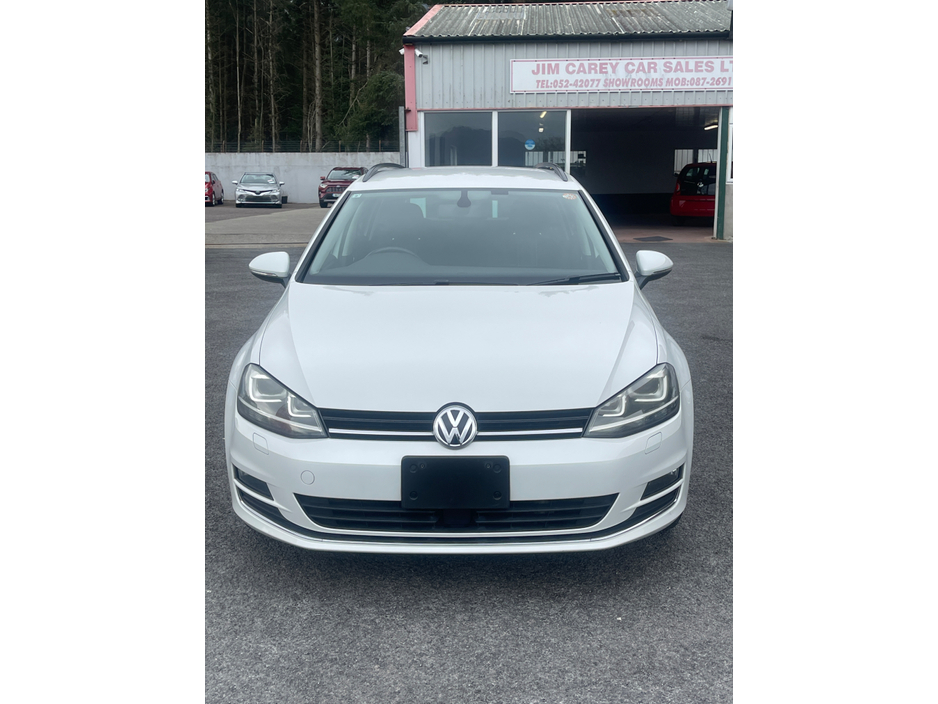 2015 Volkswagen Golf - image 2