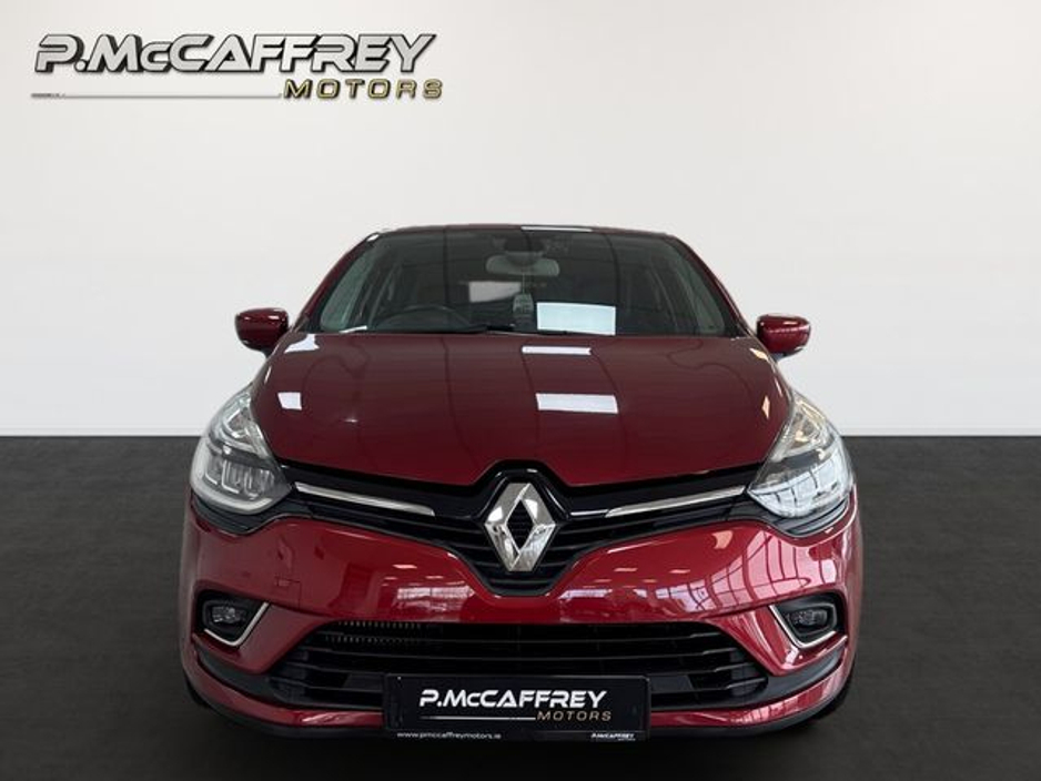 2019 Renault Clio - image 2