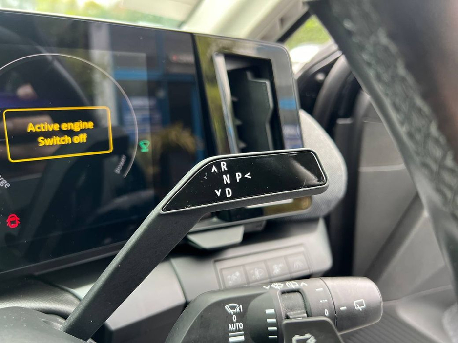 2023 Renault Megane - image 11