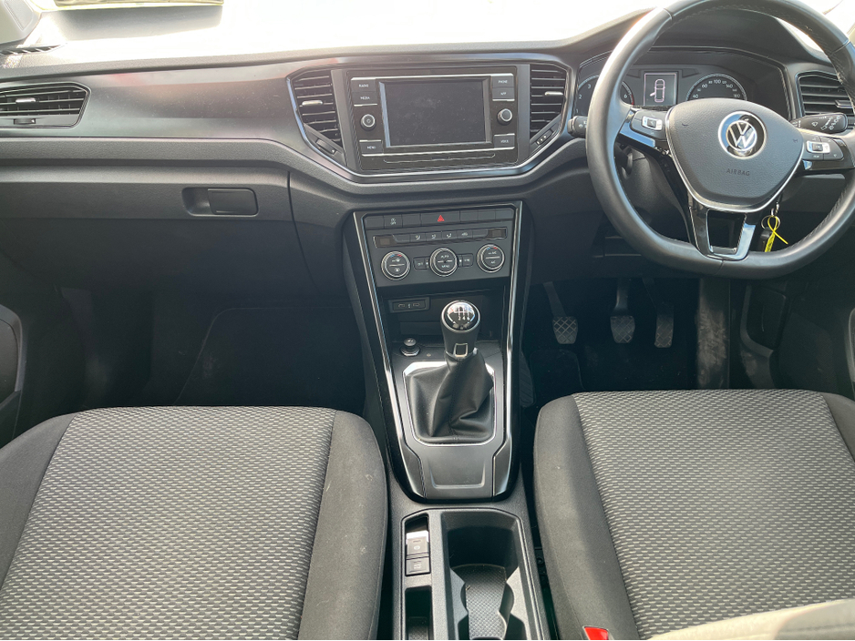 2021 Volkswagen T-Roc - image 10