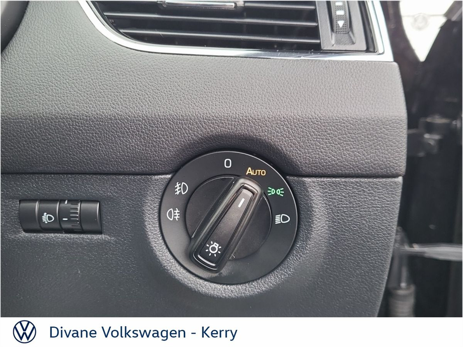 2015 Skoda Octavia - image 17