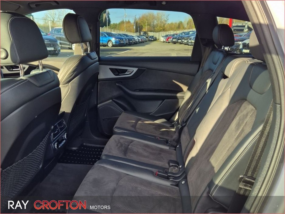 2017 Audi Q7 - image 7