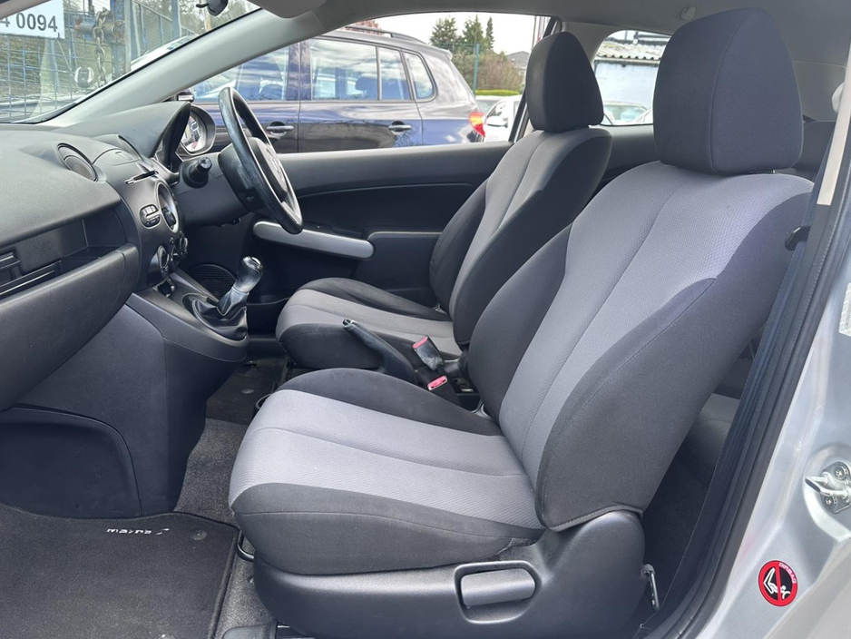 2010 Mazda Mazda2 - image 8