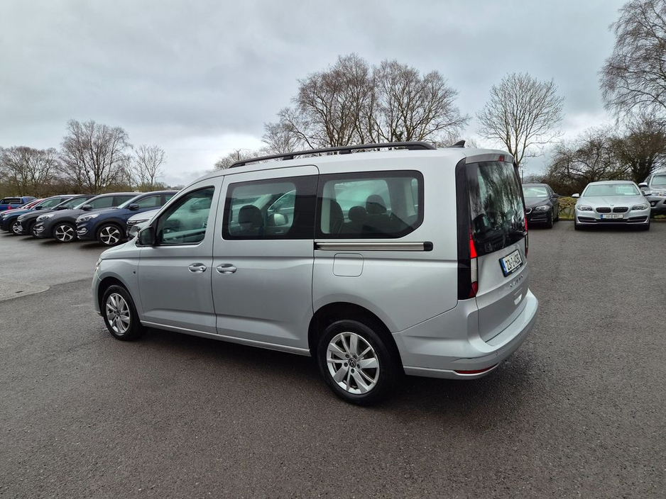 2023 Volkswagen Caddy Maxi Life - image 7